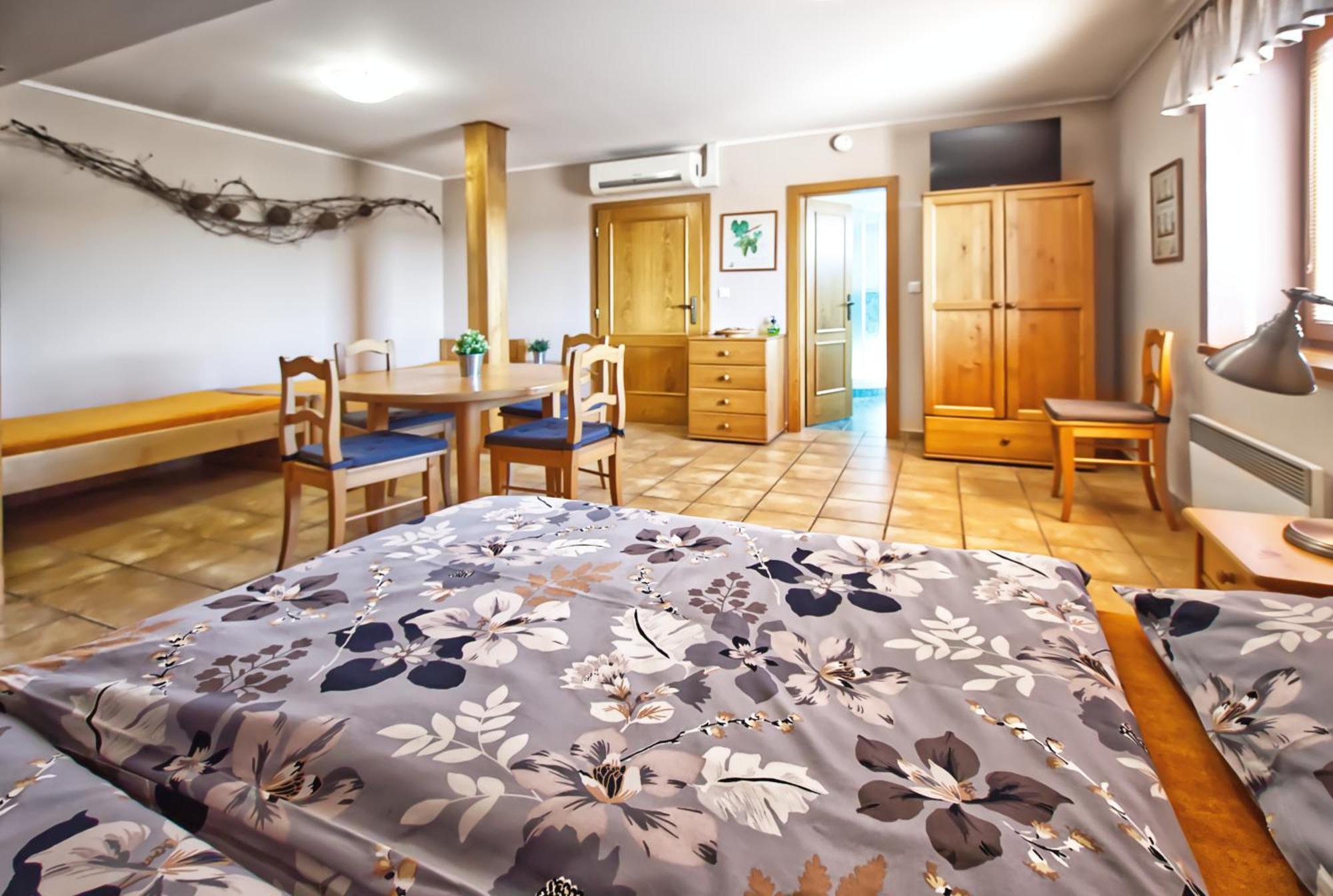 Penzion Vinarstvi Cervinka Horni Vestonice Exterior foto